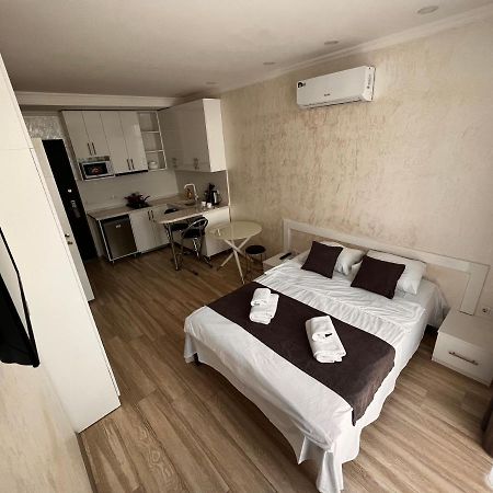 27 Floor Apartments Batumi Exterior photo